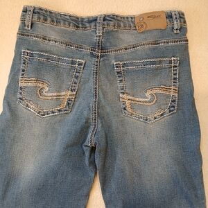 Silver Jeans Co. Light Wash Embroidered Back Pocket Jeans